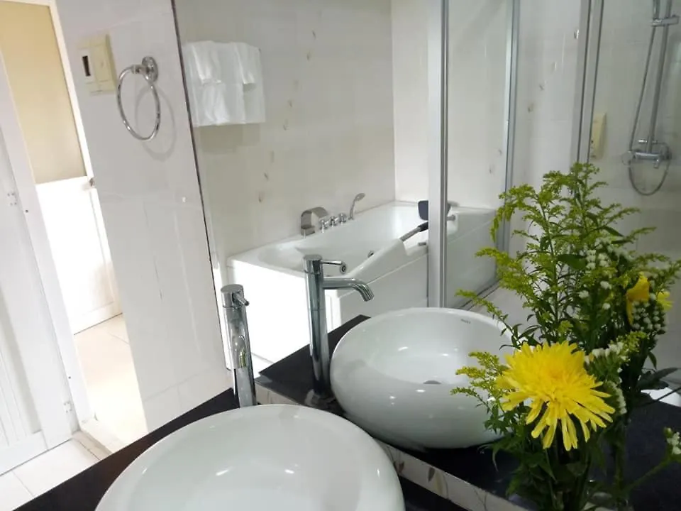 Lam Son Hotel & Apartments Vung Tau 3*,